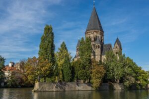 Lire la suite à propos de l’article Les Incontournables à Visiter à Metz : Découvrez la Ville Avec Style en Taxi